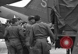 Standbild 507th Regiment 82nd Airborne Division Vereinigtes Königreich, 1944, aus Sekunde 16 historischem Filmmaterial Videoclip 65675060396