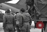 Standbild 507th Regiment 82nd Airborne Division Vereinigtes Königreich, 1944, aus Sekunde 19 historischem Filmmaterial Videoclip 65675060396