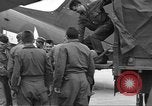 Standbild 507th Regiment 82nd Airborne Division Vereinigtes Königreich, 1944, aus Sekunde 20 historischem Filmmaterial Videoclip 65675060396
