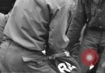 Standbild 507th Regiment 82nd Airborne Division Vereinigtes Königreich, 1944, aus Sekunde 30 historischem Filmmaterial Videoclip 65675060396