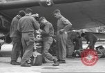 Standbild 507th Regiment 82nd Airborne Division Vereinigtes Königreich, 1944, aus Sekunde 42 historischem Filmmaterial Videoclip 65675060396