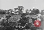 Standbild USA Soldaten Vereinigtes Königreich, 1944, aus Sekunde 5 historischem Filmmaterial Videoclip 65675060398