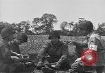 Standbild USA Soldaten Vereinigtes Königreich, 1944, aus Sekunde 7 historischem Filmmaterial Videoclip 65675060398