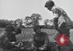 Standbild USA Soldaten Vereinigtes Königreich, 1944, aus Sekunde 10 historischem Filmmaterial Videoclip 65675060398