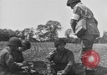 Standbild USA Soldaten Vereinigtes Königreich, 1944, aus Sekunde 11 historischem Filmmaterial Videoclip 65675060398