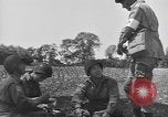 Standbild USA Soldaten Vereinigtes Königreich, 1944, aus Sekunde 13 historischem Filmmaterial Videoclip 65675060398