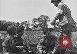 Standbild USA Soldaten Vereinigtes Königreich, 1944, aus Sekunde 15 historischem Filmmaterial Videoclip 65675060398
