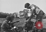 Standbild USA Soldaten Vereinigtes Königreich, 1944, aus Sekunde 17 historischem Filmmaterial Videoclip 65675060398