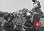Standbild USA Soldaten Vereinigtes Königreich, 1944, aus Sekunde 19 historischem Filmmaterial Videoclip 65675060398