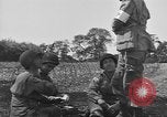 Standbild USA Soldaten Vereinigtes Königreich, 1944, aus Sekunde 24 historischem Filmmaterial Videoclip 65675060398