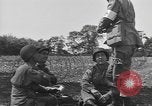 Standbild USA Soldaten Vereinigtes Königreich, 1944, aus Sekunde 25 historischem Filmmaterial Videoclip 65675060398