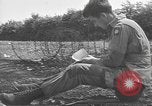 Standbild USA Soldaten Vereinigtes Königreich, 1944, aus Sekunde 31 historischem Filmmaterial Videoclip 65675060398