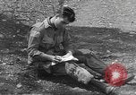 Standbild USA Soldaten Vereinigtes Königreich, 1944, aus Sekunde 46 historischem Filmmaterial Videoclip 65675060398