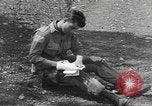 Standbild USA Soldaten Vereinigtes Königreich, 1944, aus Sekunde 52 historischem Filmmaterial Videoclip 65675060398