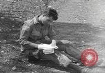 Standbild USA Soldaten Vereinigtes Königreich, 1944, aus Sekunde 53 historischem Filmmaterial Videoclip 65675060398