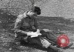 Standbild USA Soldaten Vereinigtes Königreich, 1944, aus Sekunde 54 historischem Filmmaterial Videoclip 65675060398