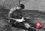 Standbild USA Soldaten Vereinigtes Königreich, 1944, aus Sekunde 55 historischem Filmmaterial Videoclip 65675060398