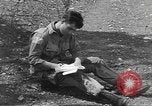 Standbild USA Soldaten Vereinigtes Königreich, 1944, aus Sekunde 56 historischem Filmmaterial Videoclip 65675060398