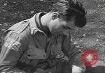 Standbild USA Soldaten Vereinigtes Königreich, 1944, aus Sekunde 59 historischem Filmmaterial Videoclip 65675060398