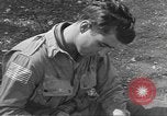 Standbild USA Soldaten Vereinigtes Königreich, 1944, aus Sekunde 60 historischem Filmmaterial Videoclip 65675060398