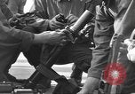 Standbild USA Soldaten Vereinigtes Königreich, 1944, aus Sekunde 37 historischem Filmmaterial Videoclip 65675060400