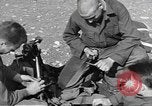 Standbild USA Soldaten Vereinigtes Königreich, 1944, aus Sekunde 50 historischem Filmmaterial Videoclip 65675060400
