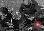 Standbild USA Soldaten Vereinigtes Königreich, 1944, aus Sekunde 52 historischem Filmmaterial Videoclip 65675060400