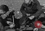 Standbild USA Soldaten Vereinigtes Königreich, 1944, aus Sekunde 55 historischem Filmmaterial Videoclip 65675060400