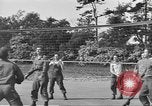 Standbild USA Fallschirmjäger Vereinigtes Königreich, 1944, aus Sekunde 17 historischem Filmmaterial Videoclip 65675060401