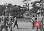 Standbild USA Fallschirmjäger Vereinigtes Königreich, 1944, aus Sekunde 25 historischem Filmmaterial Videoclip 65675060401