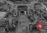 Standbild Landing Ship Tank angedockt am Falmouth England, 1944, aus Sekunde 60 historischem Filmmaterial Videoclip 65675060403