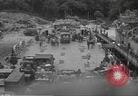 Image -nous les troupes et l'équipement bord de l'USS Burnett County (LST-512) Falmouth Angleterre, 1944, de la seconde 20 séquences d'archives historiques vidéo 65675060404