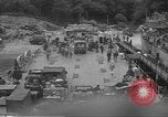 Image -nous les troupes et l'équipement bord de l'USS Burnett County (LST-512) Falmouth Angleterre, 1944, de la seconde 21 séquences d'archives historiques vidéo 65675060404