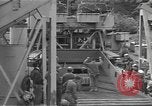Image -nous les troupes et l'équipement bord de l'USS Burnett County (LST-512) Falmouth Angleterre, 1944, de la seconde 28 séquences d'archives historiques vidéo 65675060404