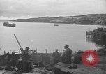 Image -nous les troupes et l'équipement bord de l'USS Burnett County (LST-512) Falmouth Angleterre, 1944, de la seconde 59 séquences d'archives historiques vidéo 65675060404