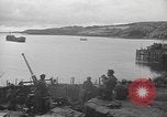 Image -nous les troupes et l'équipement bord de l'USS Burnett County (LST-512) Falmouth Angleterre, 1944, de la seconde 62 séquences d'archives historiques vidéo 65675060404
