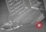 Image US Army véhicules étant chargé sur LSTs avant le jour J Falmouth Angleterre, 1944, de la seconde 35 séquences d'archives historiques vidéo 65675060406