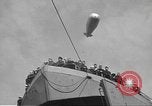 Image US Army véhicules étant chargé sur LSTs avant le jour J Falmouth Angleterre, 1944, de la seconde 42 séquences d'archives historiques vidéo 65675060406