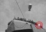 Image US Army véhicules étant chargé sur LSTs avant le jour J Falmouth Angleterre, 1944, de la seconde 43 séquences d'archives historiques vidéo 65675060406