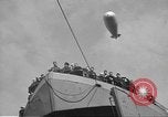 Image US Army véhicules étant chargé sur LSTs avant le jour J Falmouth Angleterre, 1944, de la seconde 45 séquences d'archives historiques vidéo 65675060406