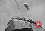 Image US Army véhicules étant chargé sur LSTs avant le jour J Falmouth Angleterre, 1944, de la seconde 47 séquences d'archives historiques vidéo 65675060406