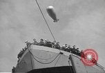Image US Army véhicules étant chargé sur LSTs avant le jour J Falmouth Angleterre, 1944, de la seconde 49 séquences d'archives historiques vidéo 65675060406