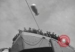 Image US Army véhicules étant chargé sur LSTs avant le jour J Falmouth Angleterre, 1944, de la seconde 50 séquences d'archives historiques vidéo 65675060406