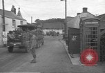 Image US Army véhicules étant chargé sur LSTs avant le jour J Falmouth Angleterre, 1944, de la seconde 54 séquences d'archives historiques vidéo 65675060406