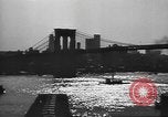 Immagine di Le scene della città compresi i ponti edifici strade e traffico Brooklyn New York USA, 1947, secondo 25 filmato di repertorio 65675060412