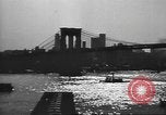 Immagine di Le scene della città compresi i ponti edifici strade e traffico Brooklyn New York USA, 1947, secondo 26 filmato di repertorio 65675060412