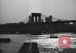 Immagine di Le scene della città compresi i ponti edifici strade e traffico Brooklyn New York USA, 1947, secondo 27 filmato di repertorio 65675060412