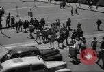 Immagine di Le scene della città compresi i ponti edifici strade e traffico Brooklyn New York USA, 1947, secondo 54 filmato di repertorio 65675060412