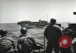 Image Landing Ship Tank Normandie France, 1944, de la seconde 21 séquences d'archives historiques vidéo 65675060418