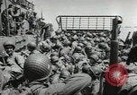 Image Landing Ship Tank Normandie France, 1944, de la seconde 45 séquences d'archives historiques vidéo 65675060418
